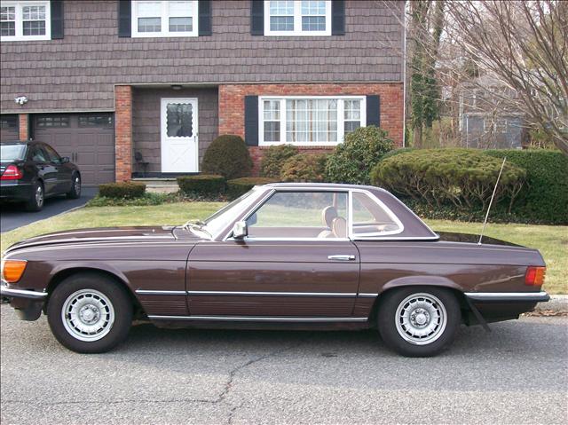 Mercedes-Benz SL-Class 1980 photo 4