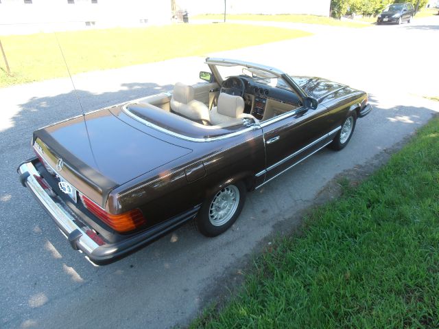 Mercedes-Benz SL-Class 1982 photo 4