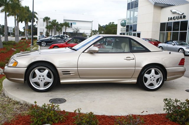 Mercedes-Benz SL-Class 2001 photo 2