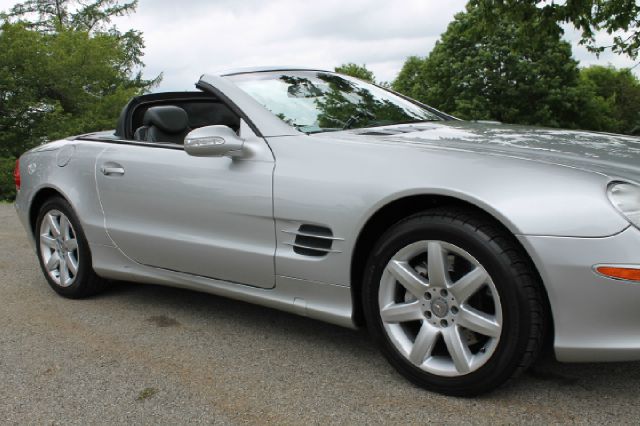 Mercedes-Benz SL-Class 2003 photo 19