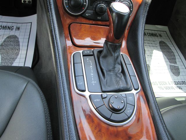 Mercedes-Benz SL-Class 2004 photo 8