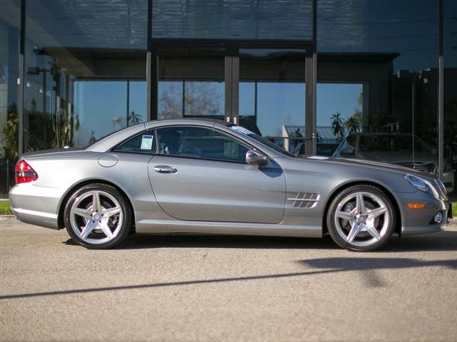 Mercedes-Benz SL-Class 2011 photo 2