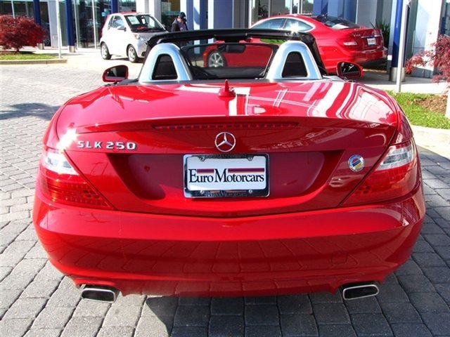 Mercedes-Benz SLK-Class 2012 photo 4