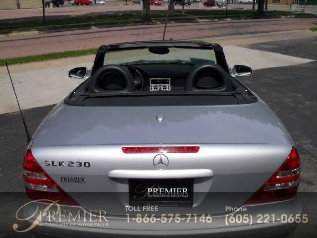 Mercedes-Benz SLK Class 2001 photo 2