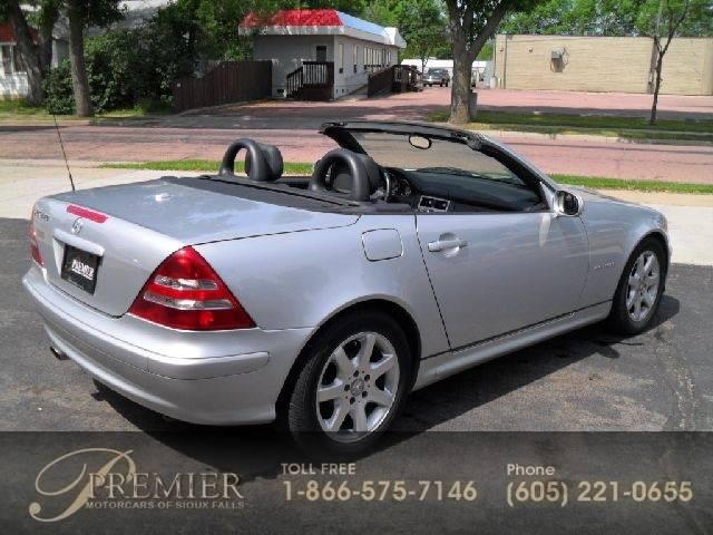 Mercedes-Benz SLK Class 2001 photo 3