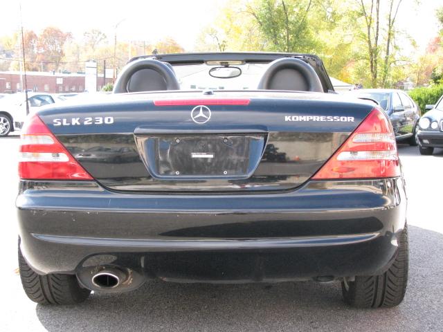 Mercedes-Benz SLK Class 2001 photo 2