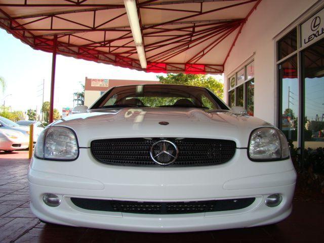 Mercedes-Benz SLK Class 2002 photo 1