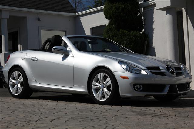 Mercedes-Benz SLK Class 2010 photo 2