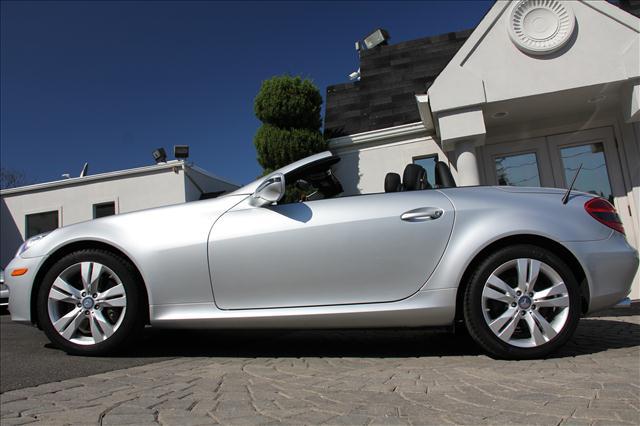 Mercedes-Benz SLK Class 2010 photo 4