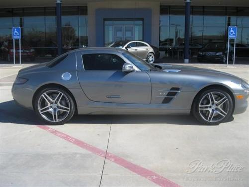 Mercedes-Benz SLS Class 2011 photo 2