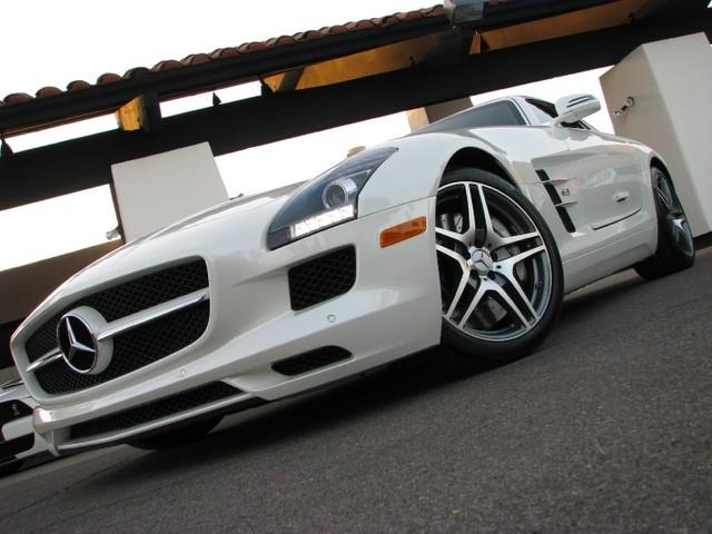 Mercedes-Benz SLS Class 2011 photo 1