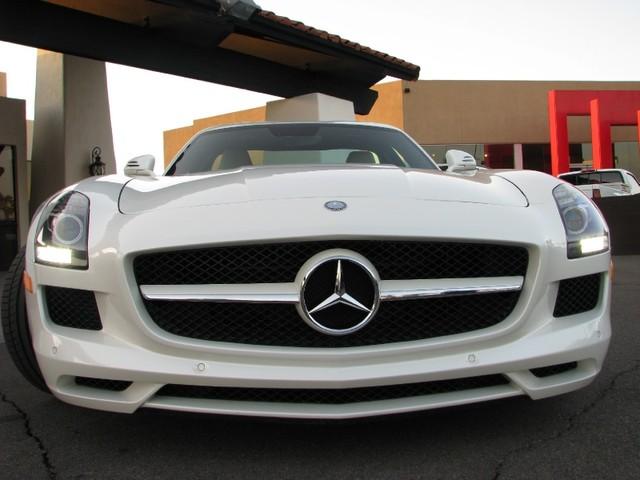 Mercedes-Benz SLS Class 2011 photo 5