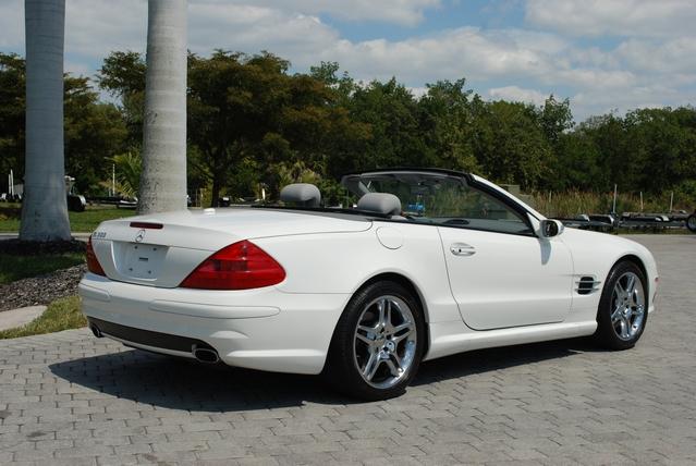 Mercedes-Benz SL Class 2006 photo 2