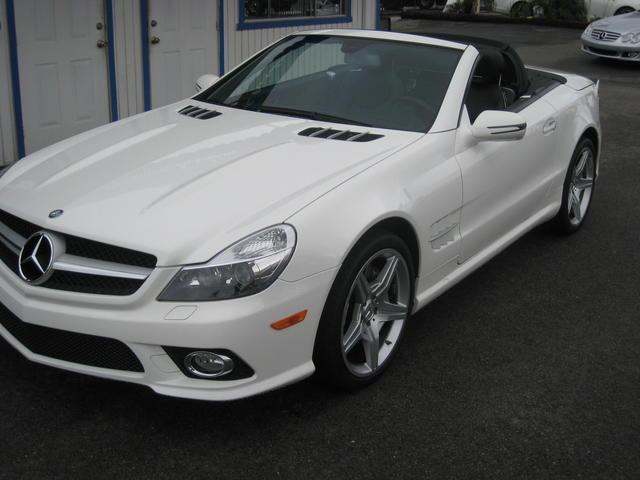 Mercedes-Benz SL Class 2009 photo 1