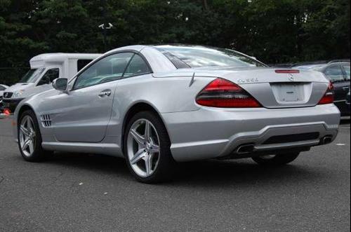 Mercedes-Benz SL Class 2009 photo 2