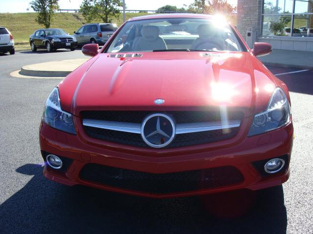 Mercedes-Benz SL Class 2009 photo 1