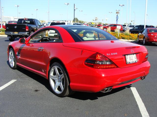 Mercedes-Benz SL Class 2009 photo 4