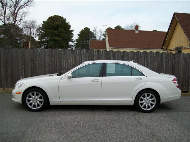 Mercedes-Benz S Class 4WD Supercab 145 Lariat Sedan