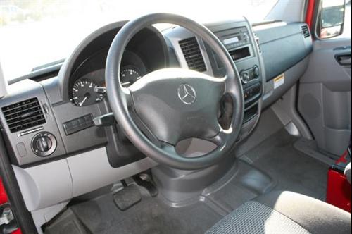 Mercedes-Benz Sprinter 2500 2011 photo 4