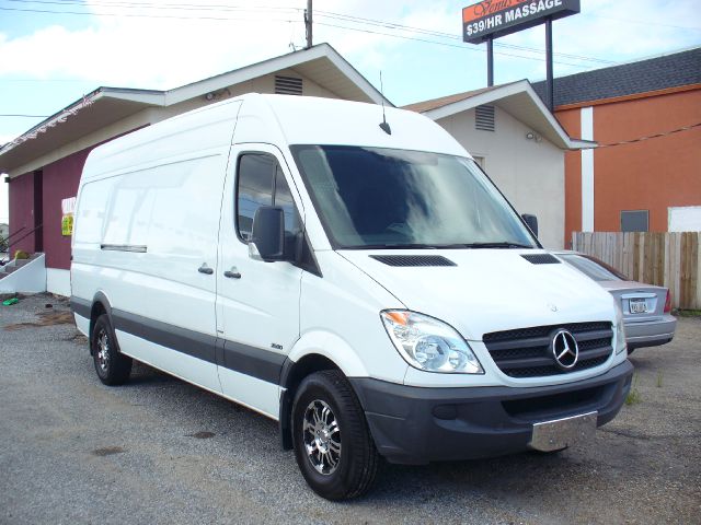 Mercedes-Benz Sprinter 2500 2011 photo 2