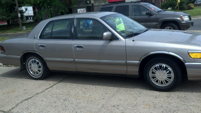 Mercury Grand Marquis 1994 photo 2