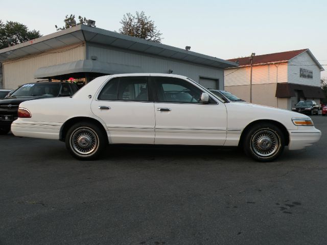 Mercury Grand Marquis 1995 photo 2