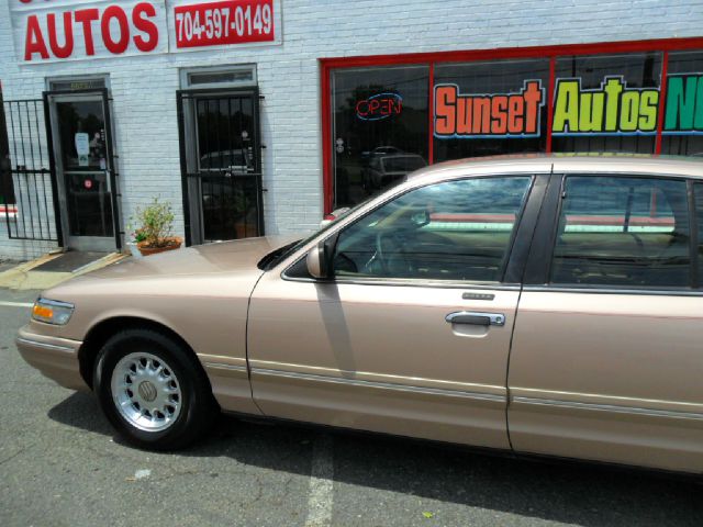 Mercury Grand Marquis 1996 photo 2