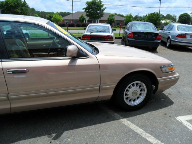 Mercury Grand Marquis 1996 photo 25