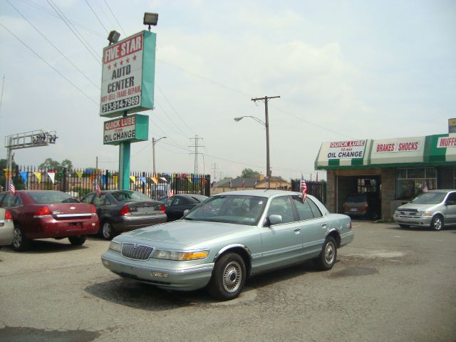 Mercury Grand Marquis 1996 photo 2