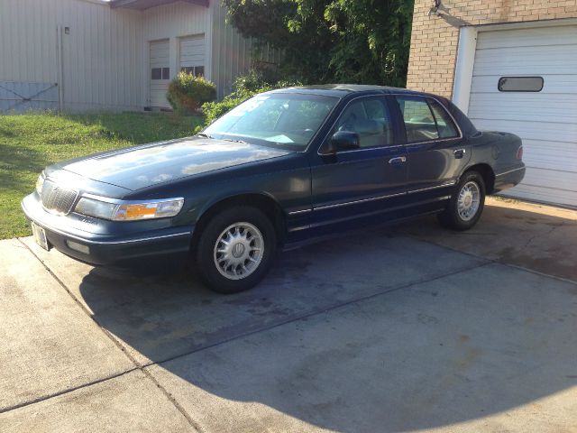 Mercury Grand Marquis 1997 photo 2