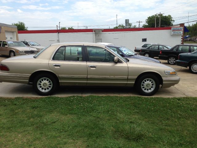 Mercury Grand Marquis 1997 photo 2