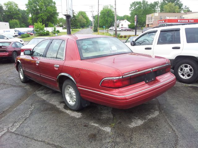 Mercury Grand Marquis 1997 photo 2