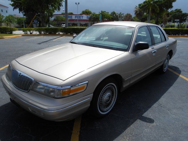 Mercury Grand Marquis 1997 photo 2