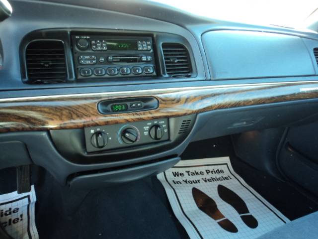 Mercury Grand Marquis 1998 photo 3