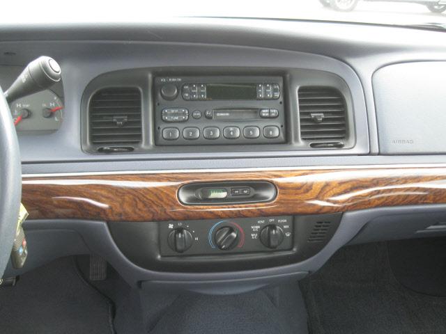 Mercury Grand Marquis 1998 photo 3