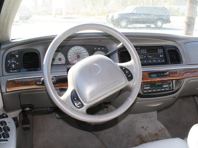 Mercury Grand Marquis 1999 photo 4