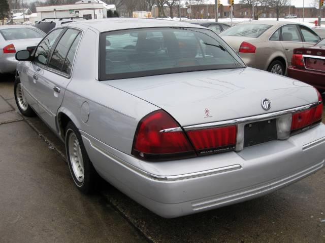 Mercury Grand Marquis 2000 photo 3