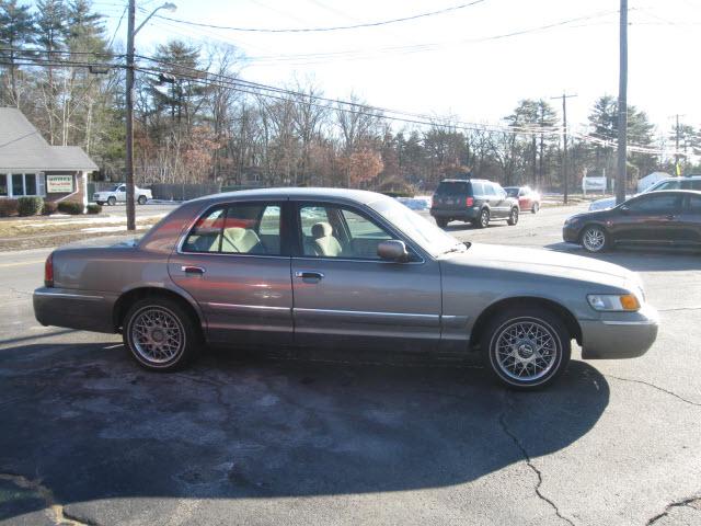 Mercury Grand Marquis 2000 photo 2