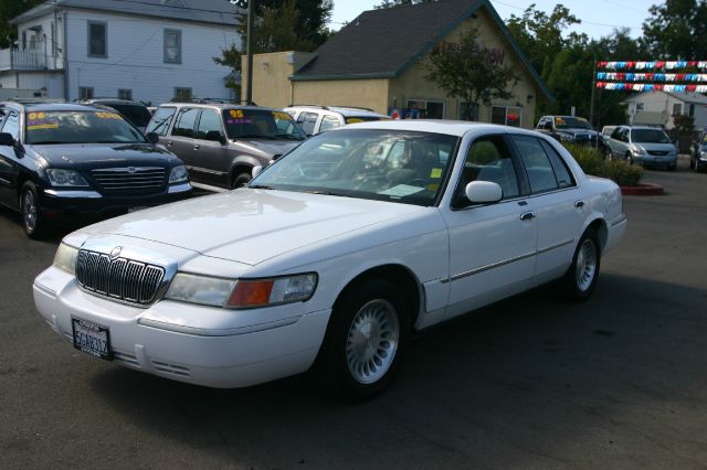 Mercury Grand Marquis 2000 photo 2