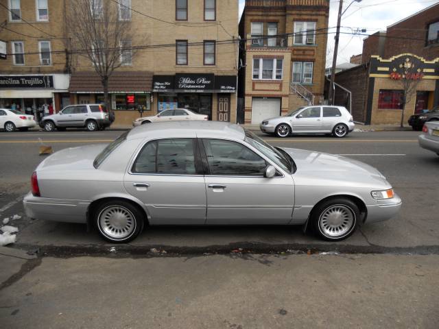 Mercury Grand Marquis 2000 photo 1