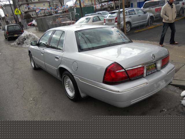 Mercury Grand Marquis 2000 photo 2