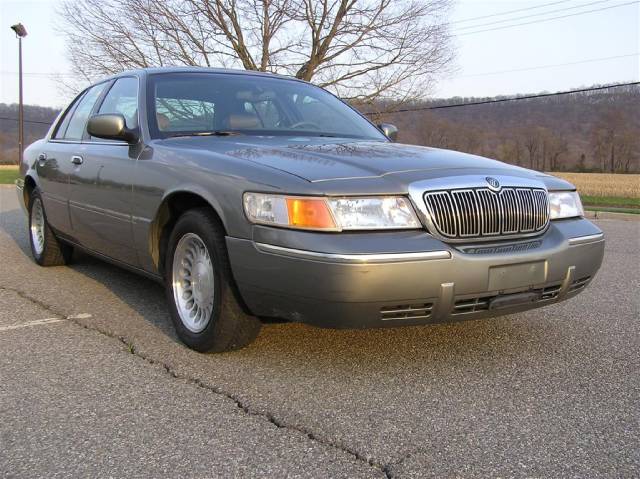 Mercury Grand Marquis 2000 photo 2