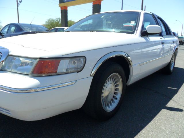 Mercury Grand Marquis 2000 photo 1