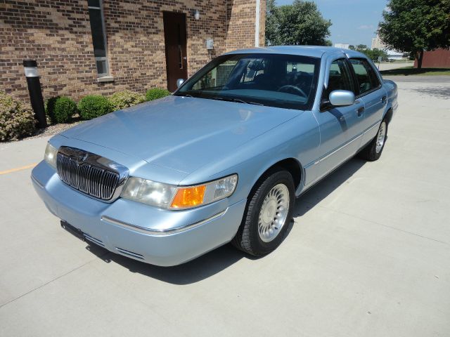 Mercury Grand Marquis 2000 photo 2