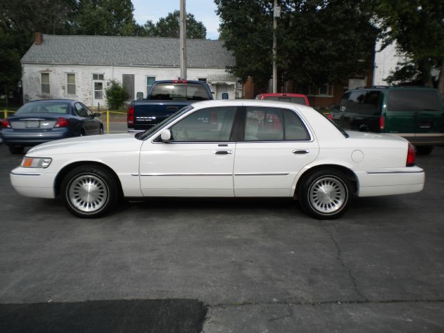 Mercury Grand Marquis 2000 photo 2