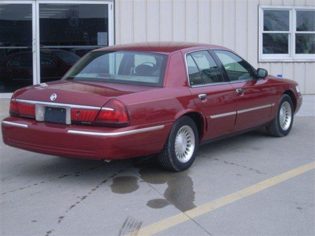 Mercury Grand Marquis 2000 photo 2