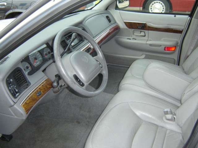 Mercury Grand Marquis 2000 photo 2