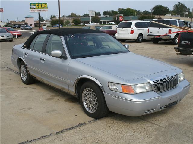 Mercury Grand Marquis 2000 photo 2