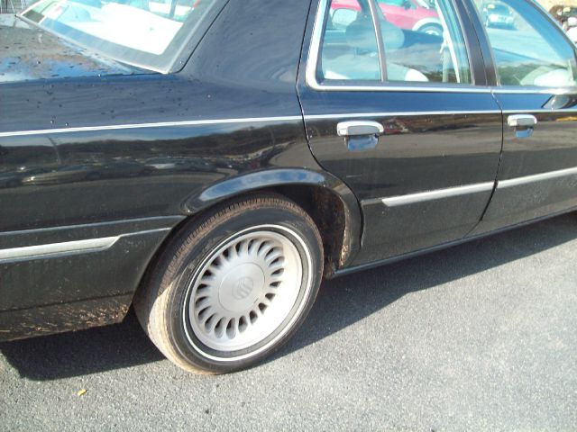 Mercury Grand Marquis 2001 photo 2