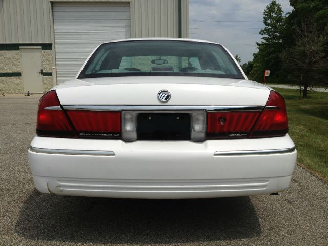 Mercury Grand Marquis 2001 photo 2